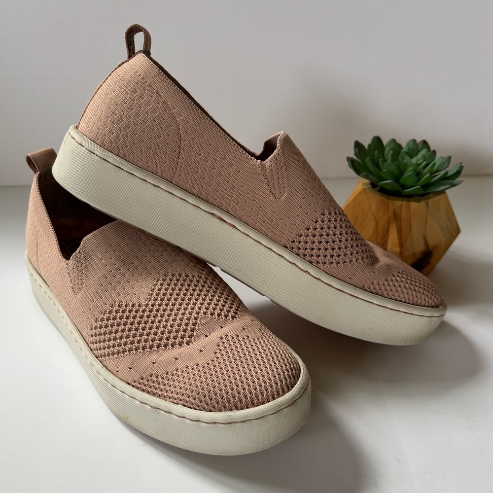 Born Women’s Solstice Knit Slip On Flats (Sz 8)